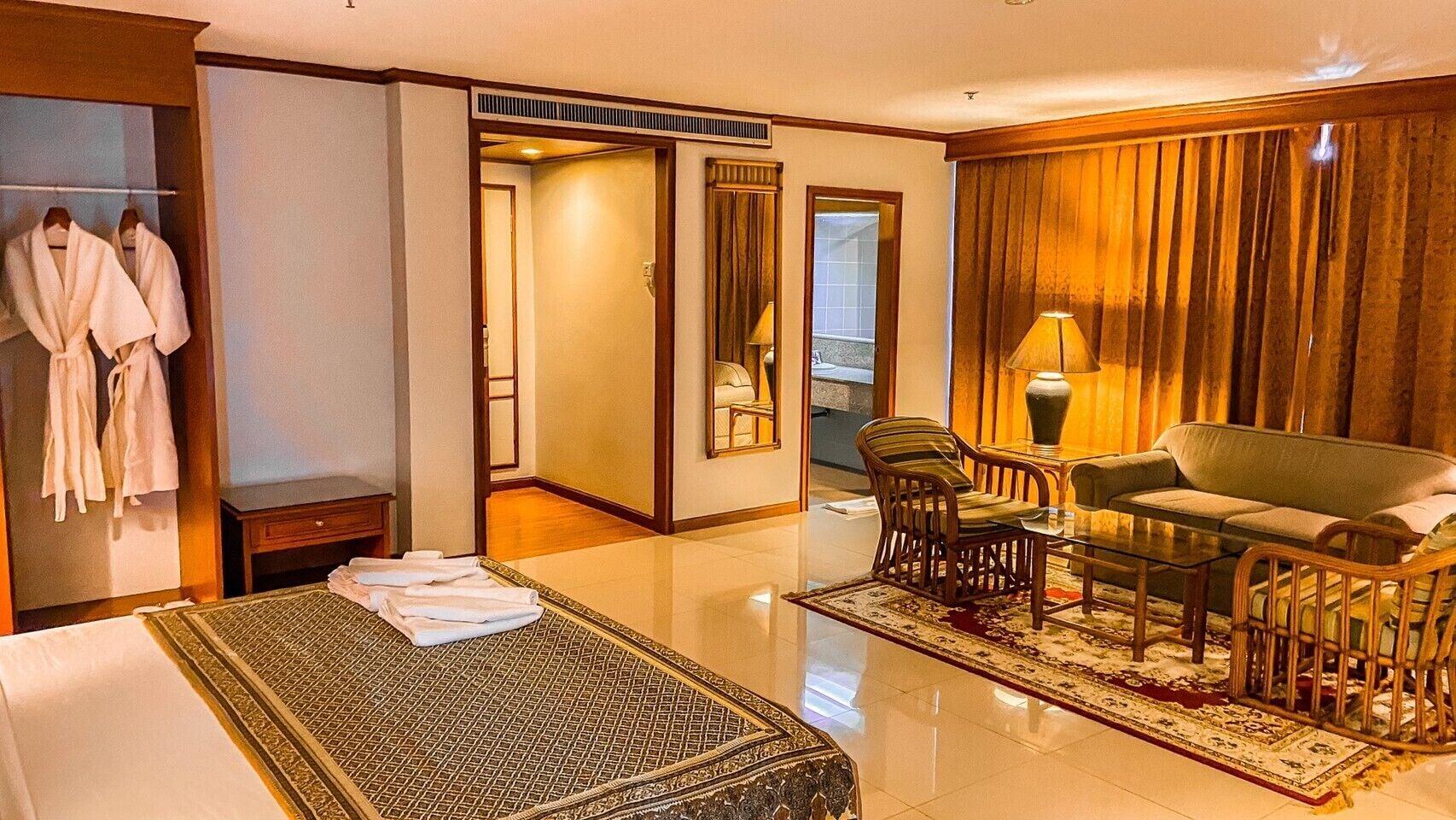 K Park Grand Hotel Sha Plus Certified Сурат-Тхані Екстер'єр фото