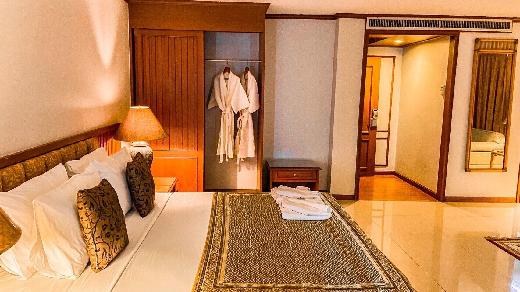 K Park Grand Hotel Sha Plus Certified Сурат-Тхані Екстер'єр фото